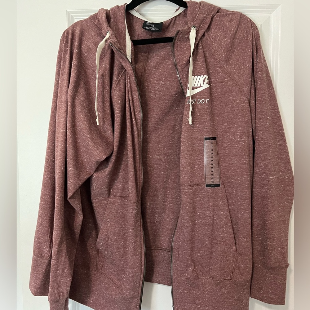 NWOT Nike Women’s Plus Size Hoodie Size 1X